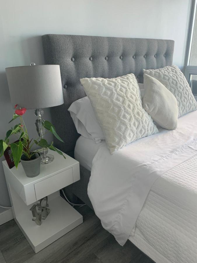 Downtown Waterfront Suites With Cn Tower Views Τορόντο Εξωτερικό φωτογραφία